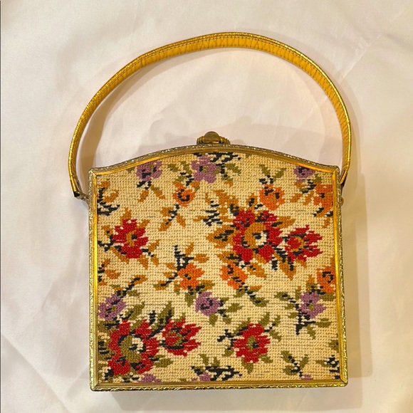 Vintage 1950’s Filigree Metal & Needlepoint Handbag Purse - Picture 3 of 17